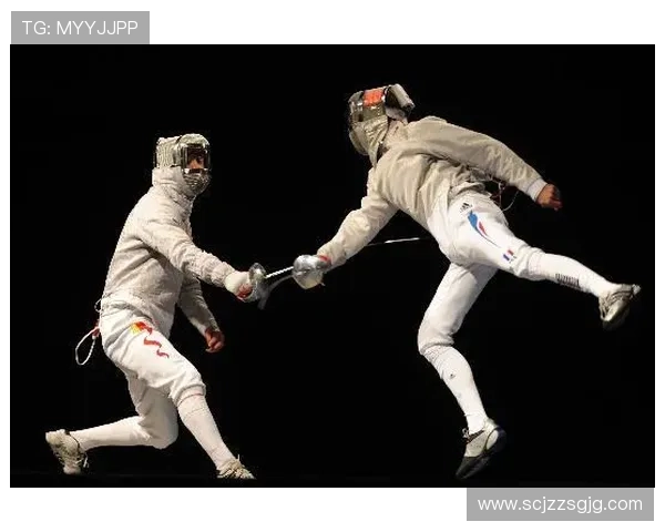 仲满家的刀法比他击剑还狠？